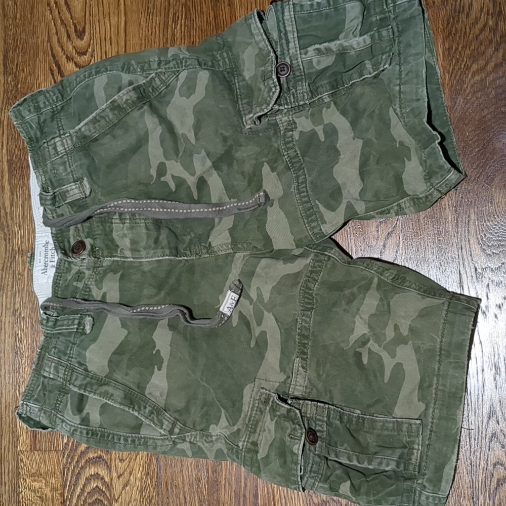 Abercrombie size 28 cargo shorts